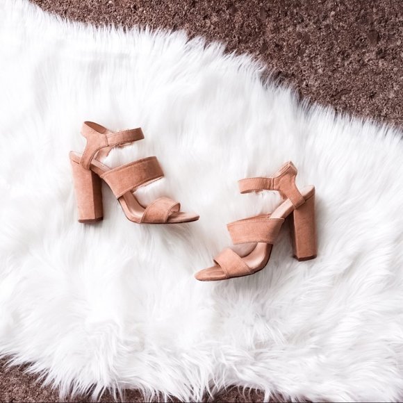 Forever 21 Shoes - Forever 21 Tan Strappy Block Heels